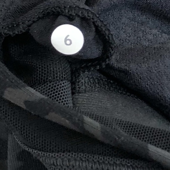 Lululemon strappy v neck animal print tank top 6 - Picture 4 of 8